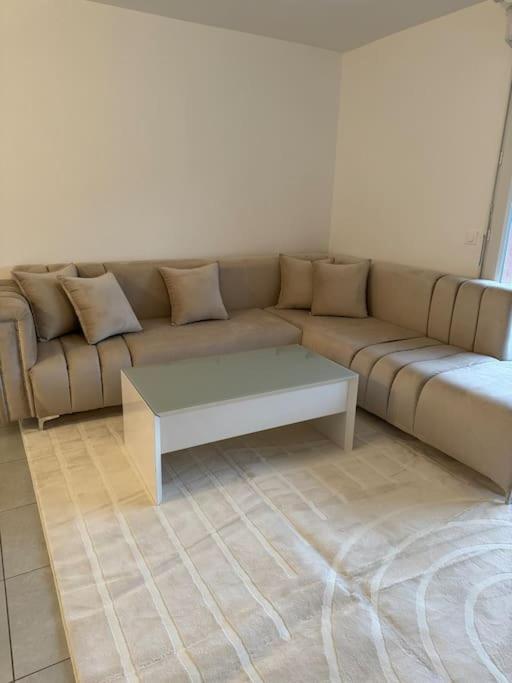 Superbe Appartement - Near Paris 科尔贝－埃索讷 外观 照片